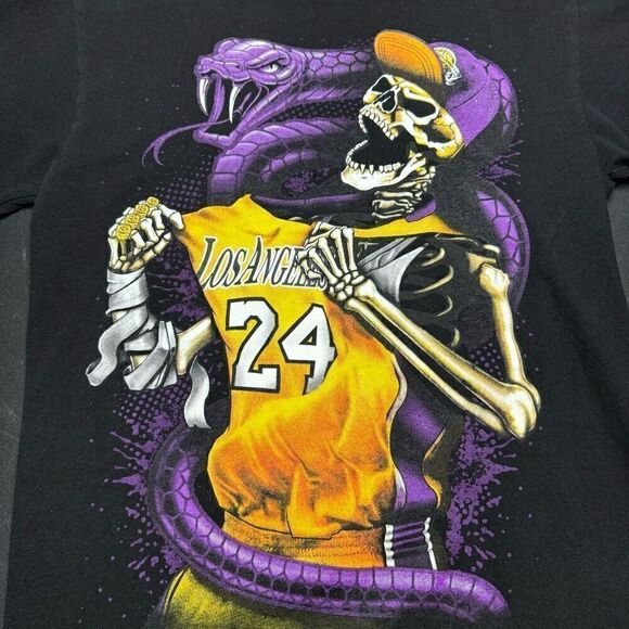 Los Angeles Lakers Kobe Bryant 24 Mamba Skeleton T Shirt Mens S NBA Basketball - Picture 3 of 9